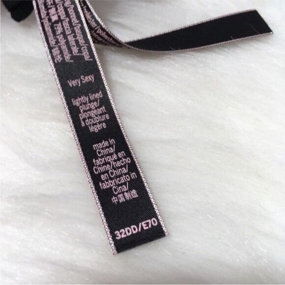 NWT VICTORIA'S SECRET VERY SEXY‎ LIGHTLY LINED PLUNGE STRAPPY LACE BRA SZ 32DD - Picture 4 of 4